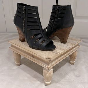 9. NEVER WORN, CROWN VINTAGE, SIZE 8, OPEN-TOED, BLACK LEATHER BOOTIES